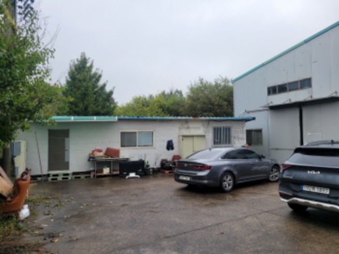 제시 외 건물 존재함.