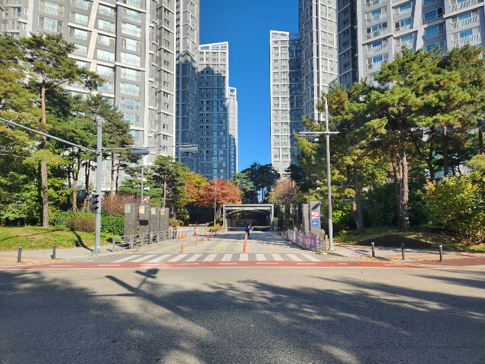 본 단지 진출입구