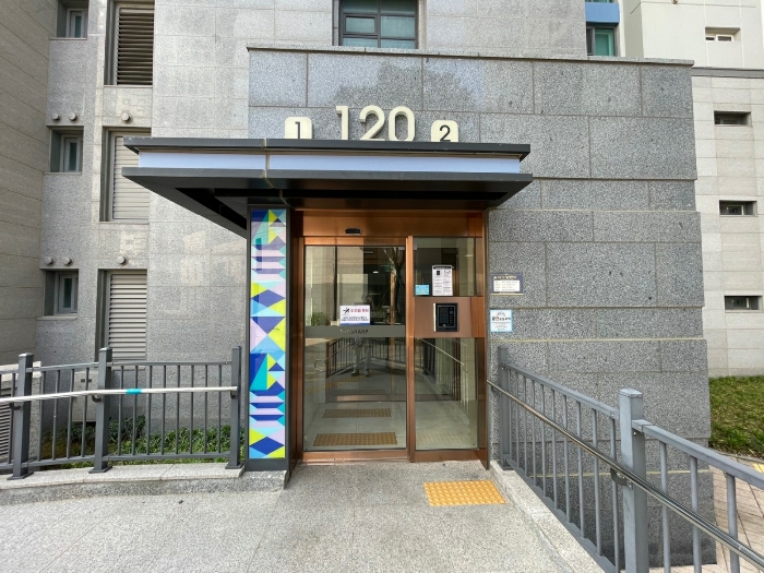 본건물 1층 출입구