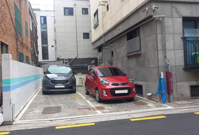 본건 내 주차장