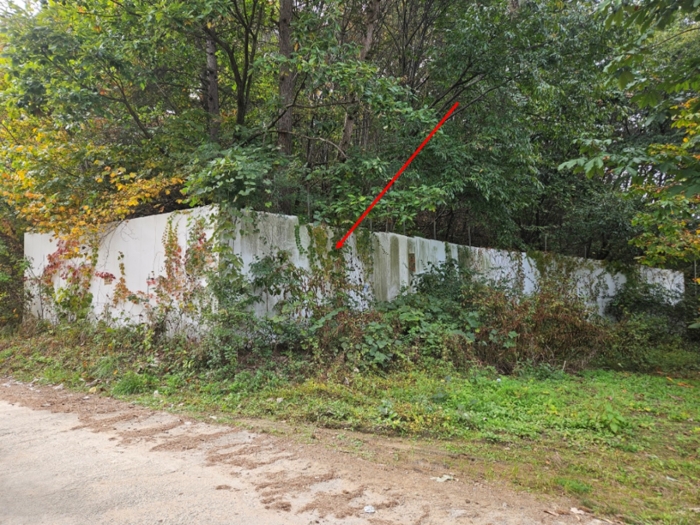 제시외 물건(목재 합판 울타리)