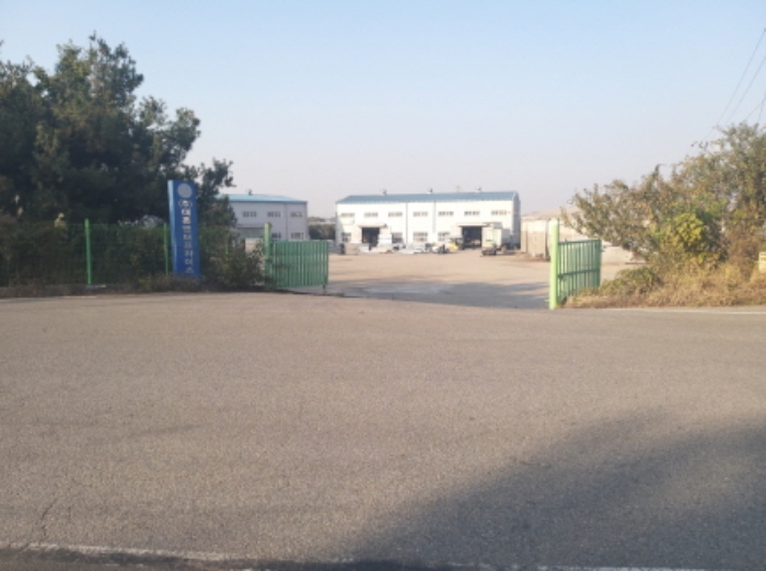 * 본건 목적물 출입문 전경