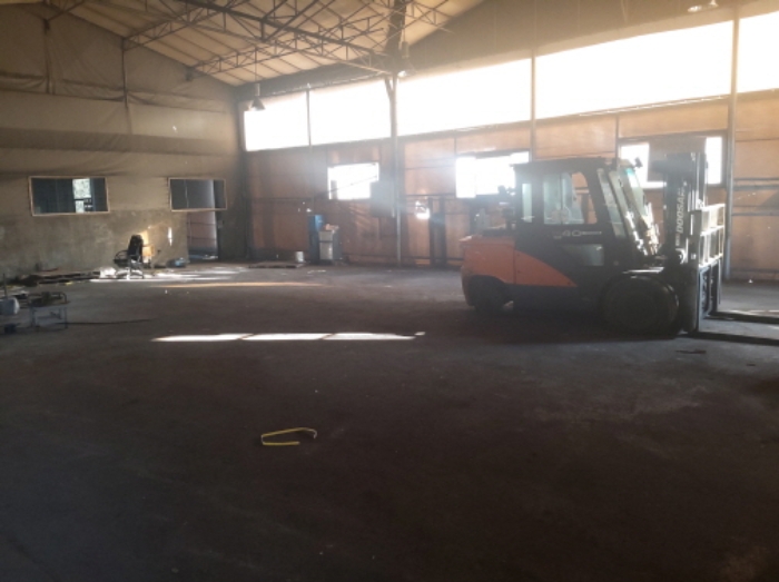 * 본건 목적물 1. 2. 지상 제시외 대형창고 전경(내부)