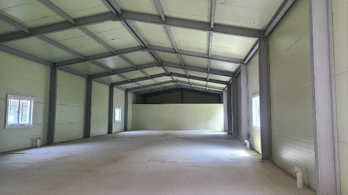 기호(4) 내부 및 제시외건물(ㄱ)