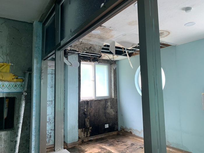 목욕탕 내부 / 누수 부분