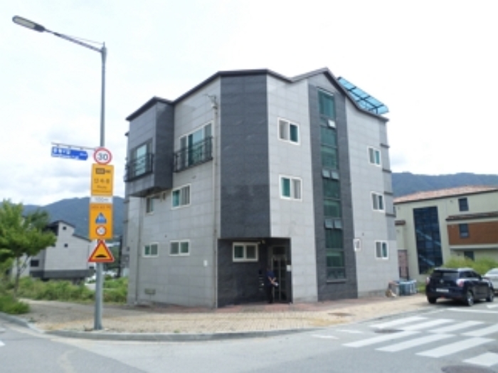 이 사건 토지 및 건물