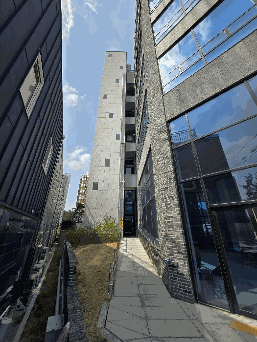 본건이 속한 건물 남측 지적경계선 부근 모습