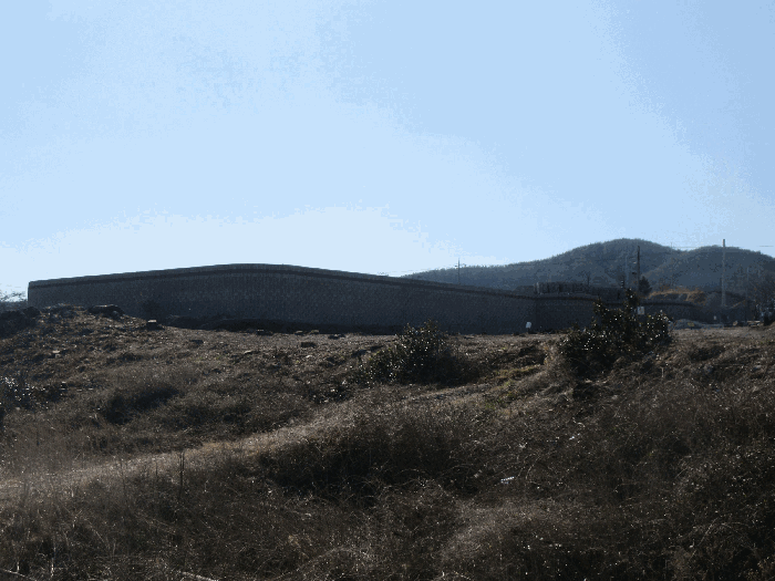 본건 (동측 해안도로에서 서측으로 촬영)