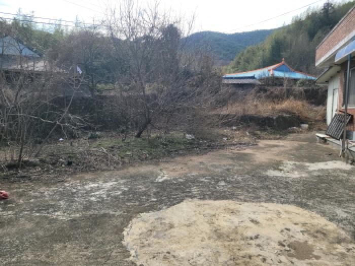 물건2, 마당 일부 전경