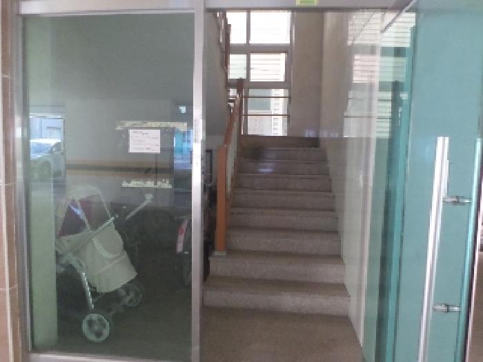 목록2. 1층 현관 및 2층 계단