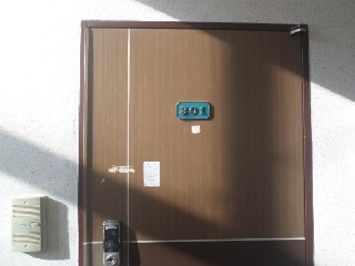 목록2. 301호 출입문