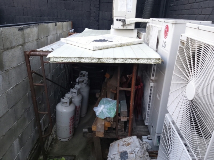 본건 전경(제시외건물(ㄱ) 내부)