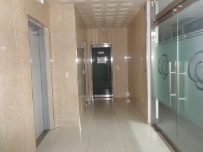 [목록 2] 지상 3층 엘리베이터 주변의 모습