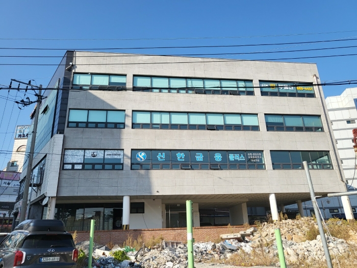 본건 남동측에서 촬영