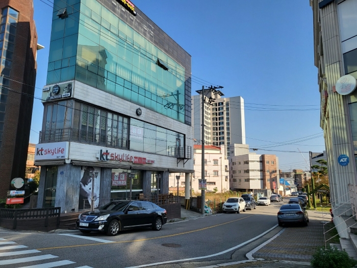 본건 남서측도로