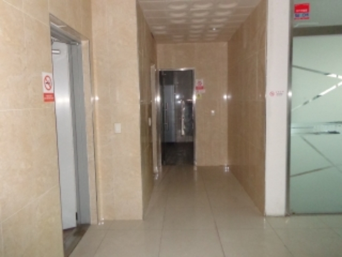 [목록 2] 지상 2층 엘리베이터 주변의 모습