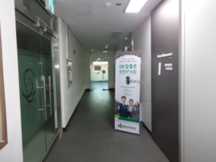 [목록 2] 지상 3층 복도 모습