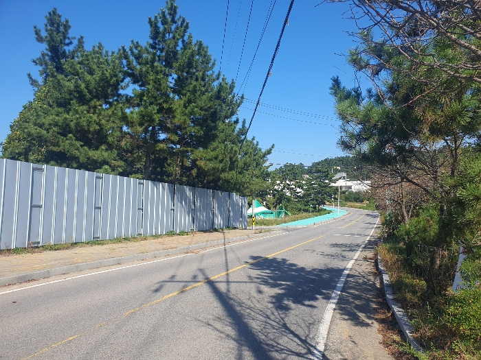 본건 남동측에서 촬영한 주변 전경