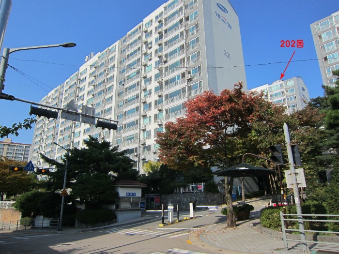 경기도 용인시 기흥구 마북동 624 연원마을쉐르빌아파트 202동 5층 506호
전경(남서측촬영)