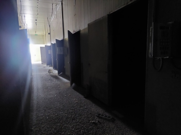 건물내부(조명이 들어오지 않음)