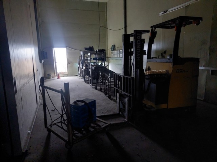 건물내부(조명이 들어오지 않음)