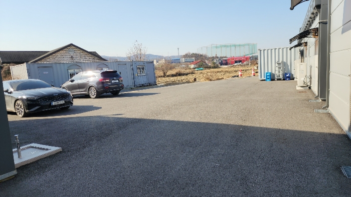 기호1토지 중 후면부위 -- 기호3건물 북서측에서 촬영