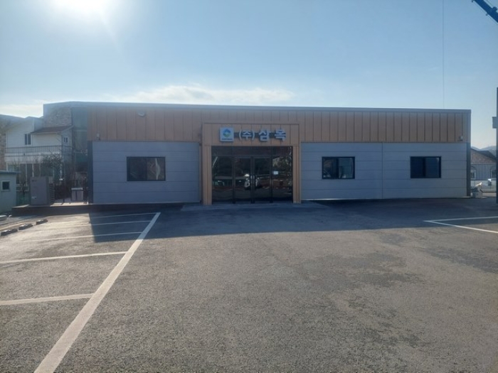 본건 부동산 전경(동호수 표시가 없어 건물명이 특정되지 않음)