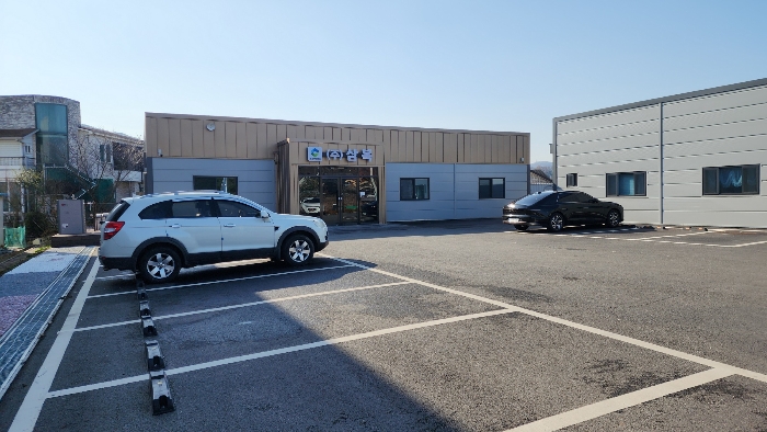 기호1토지 동측 지적선 -- 북동측에서 촬영