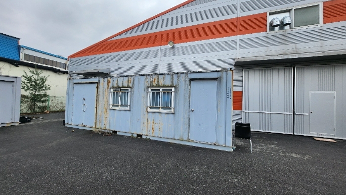 이동이 용이한 컨테이너박스 ㉡