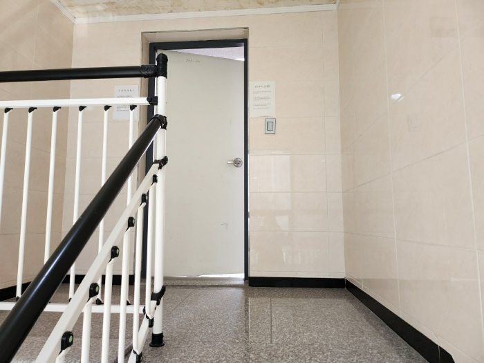 옥탑1층 계단 부분