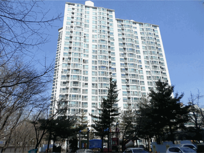 본건이 속한 건물의 전경