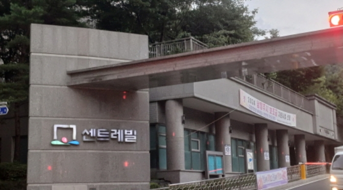 이 사건 아파트 출입구