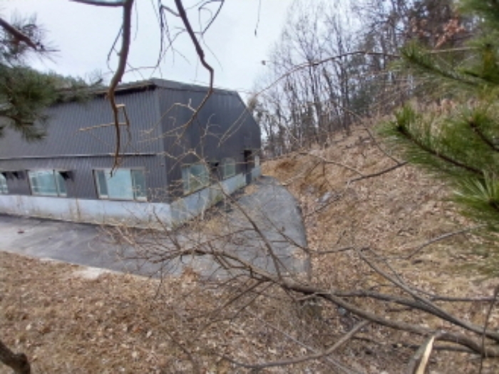 건물 뒤쪽, 좌쪽 전경 