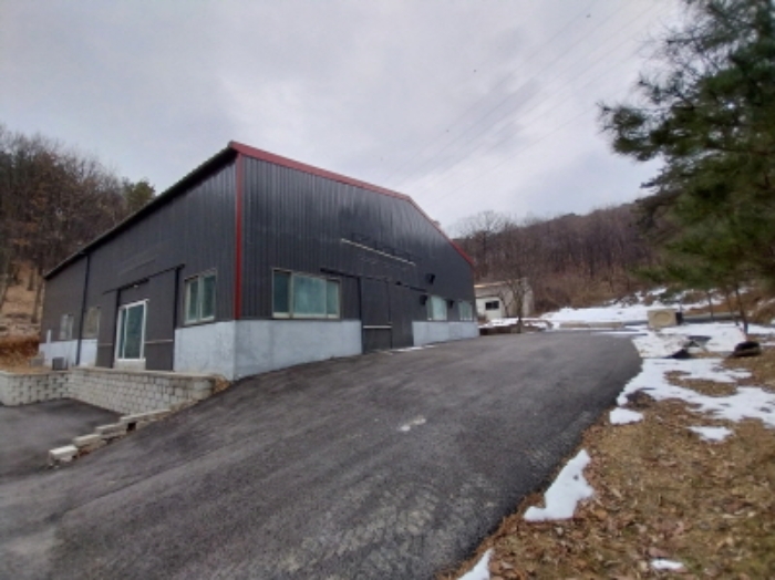 대지 및 건물 우측 전경