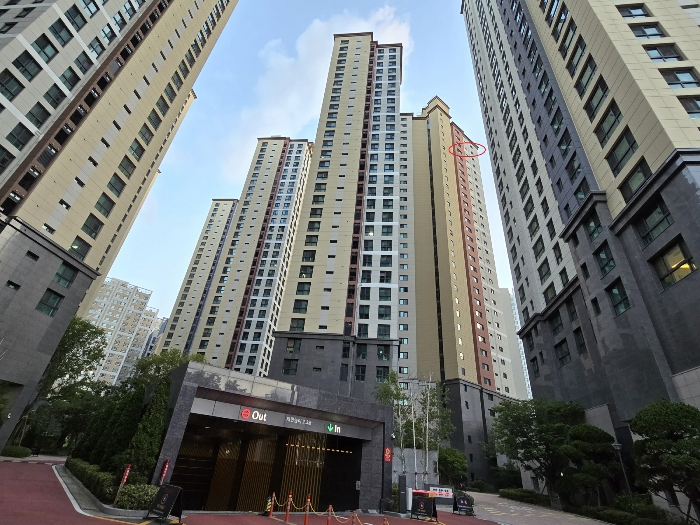 본건 측,후면 (북동측 인근)