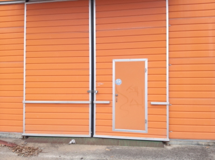 * 본건 목적물 3. 출입구 전경