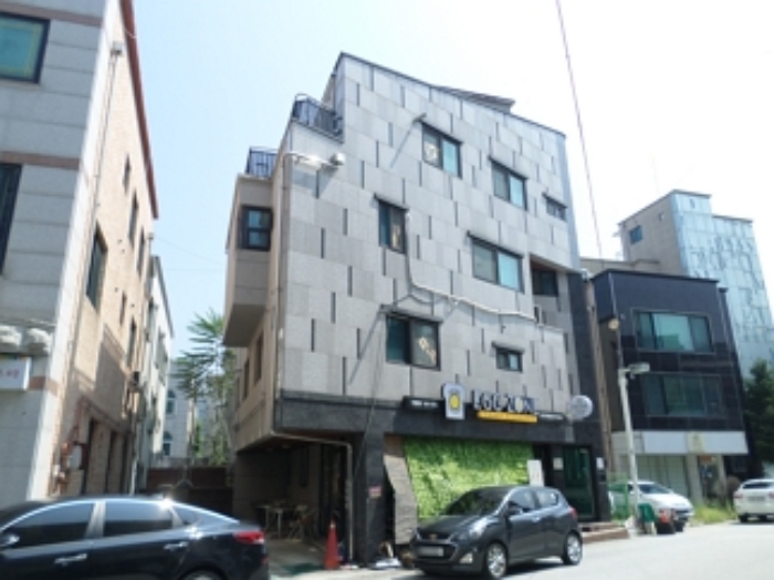 이 사건 토지 및 건물