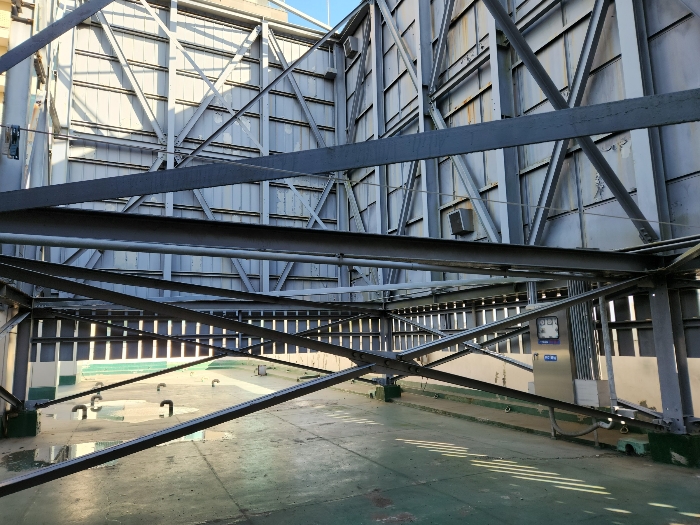 옥외 광고탑 등
건물에 포함평가.[7층 옥탑에 소재]