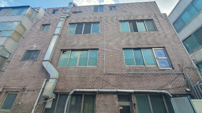 본건 기호(2) 건물 후면