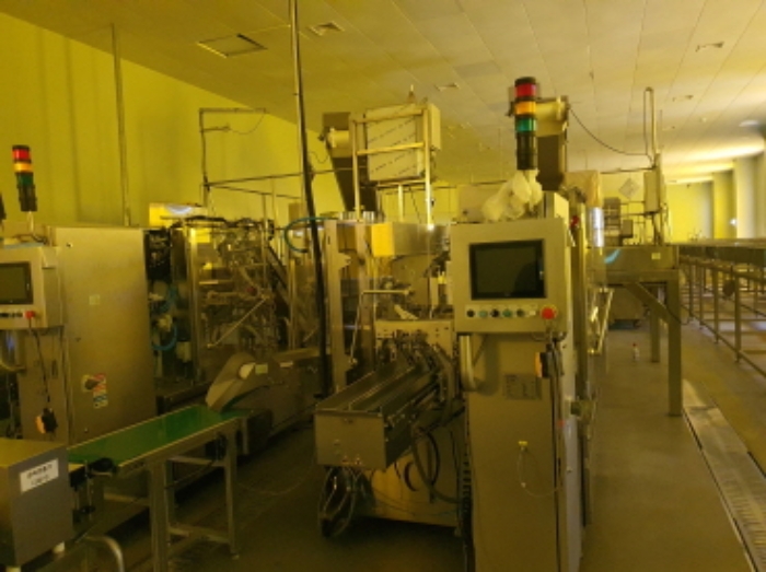 본건 공장내 동산 가압류된 기계 전경