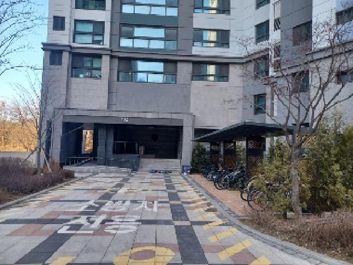 본건 의정부고산대방노블랜드에듀파트아파트 102동 전경 현황사진