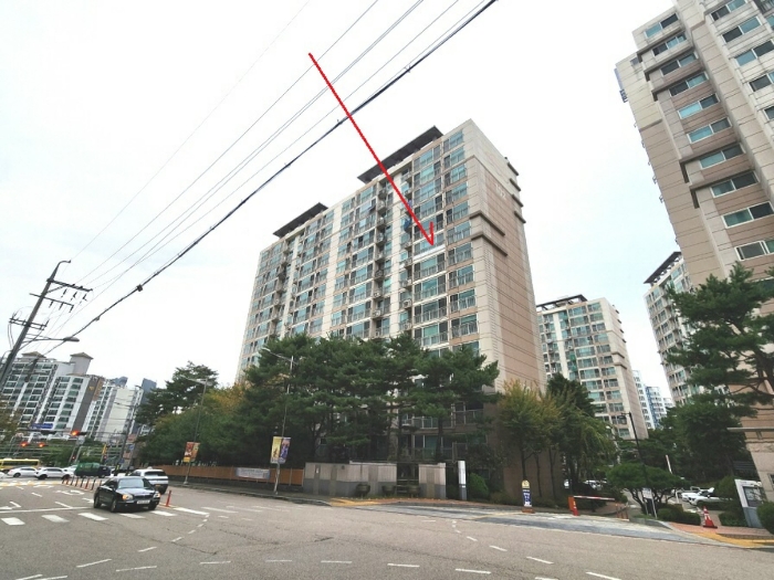 남동측에서 촬영