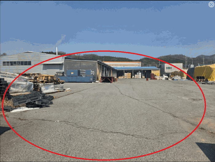 본건 공장 전경(기호(1)(2)토지 포함)