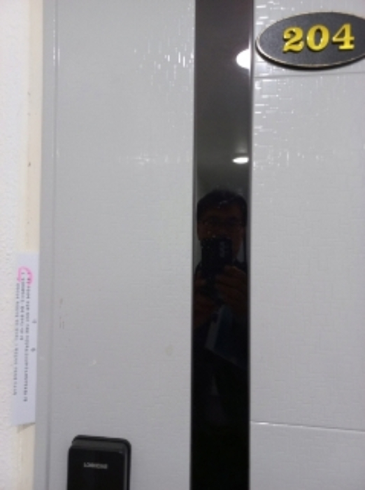 2층 204호 세대출입문