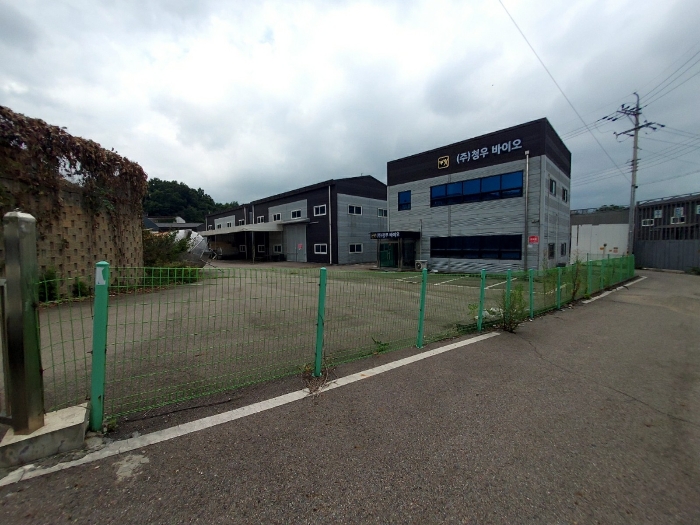 본건 공장(기호1,2,3) 및 진입도로(기호8,9) 전경