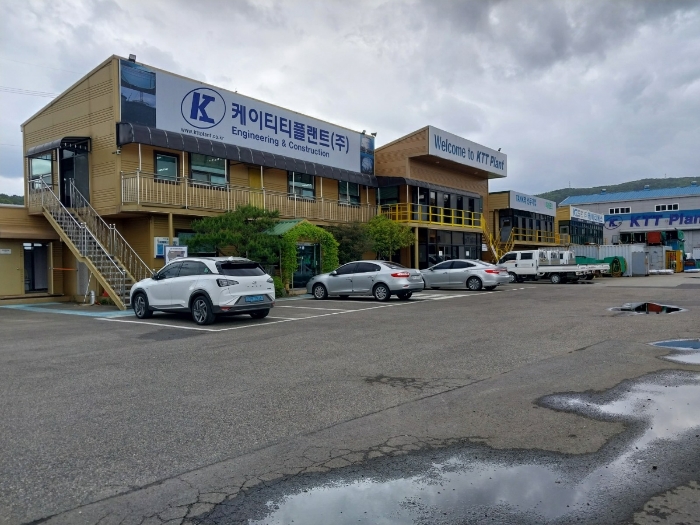 기호 (라)(사)(바)와 제시외(ㄴ) 및 기호 (다) 건물 전경