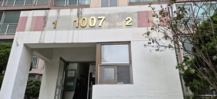 공동현관 출입문