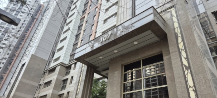 공동현관 출입문