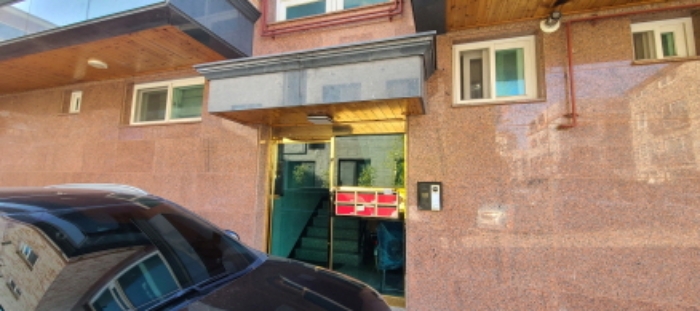 공동현관 출입문 전경(목록 2 건물)