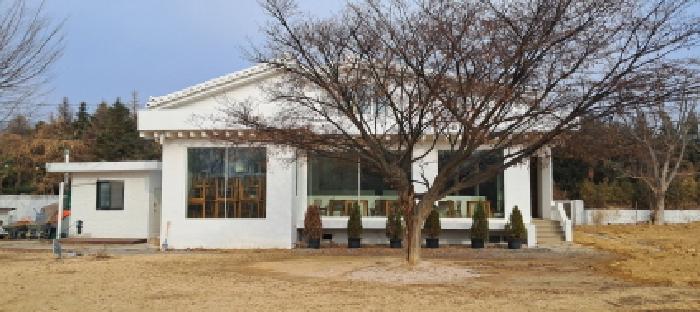 목록4의대지와 목록5 건물의 전경